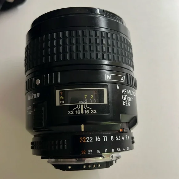 Nikon D70Nikor 60mm AF Micro 1:2.8 Lens Case